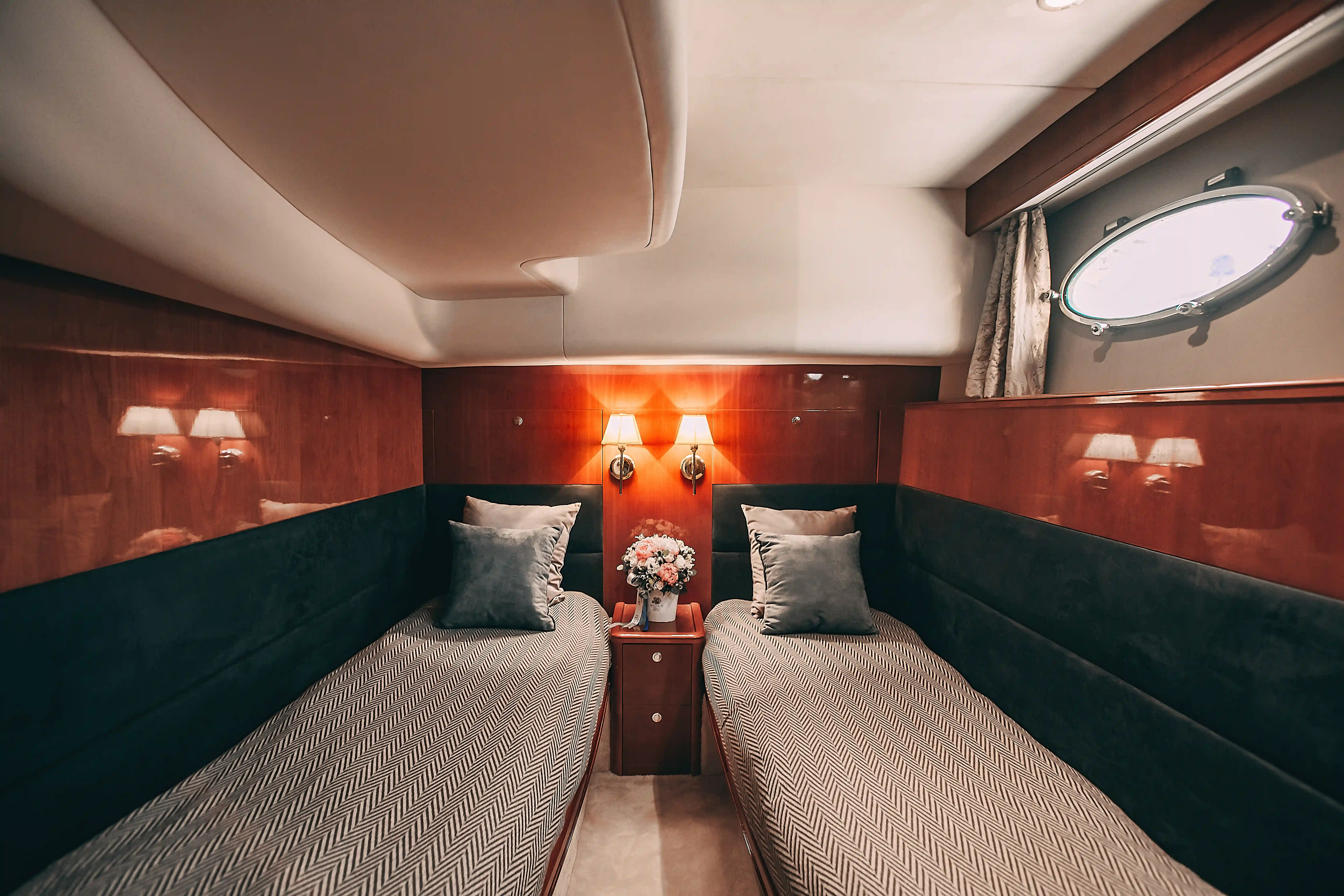 Яхта Princess 57 Esperanza image- 28